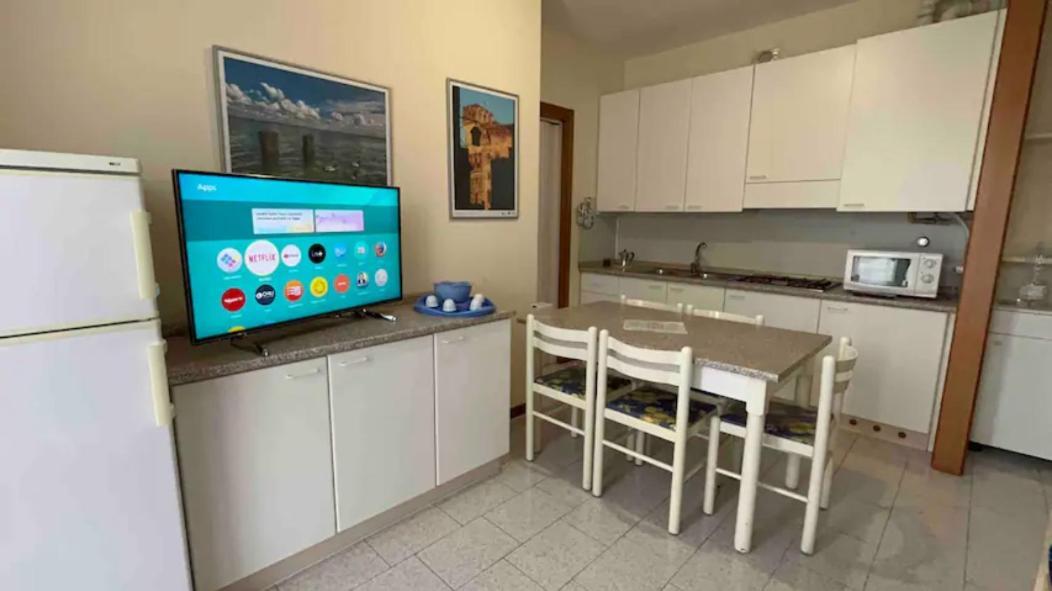Free Parking - Blue Apartment Vicino Al Centro Sirmione Eksteriør bilde